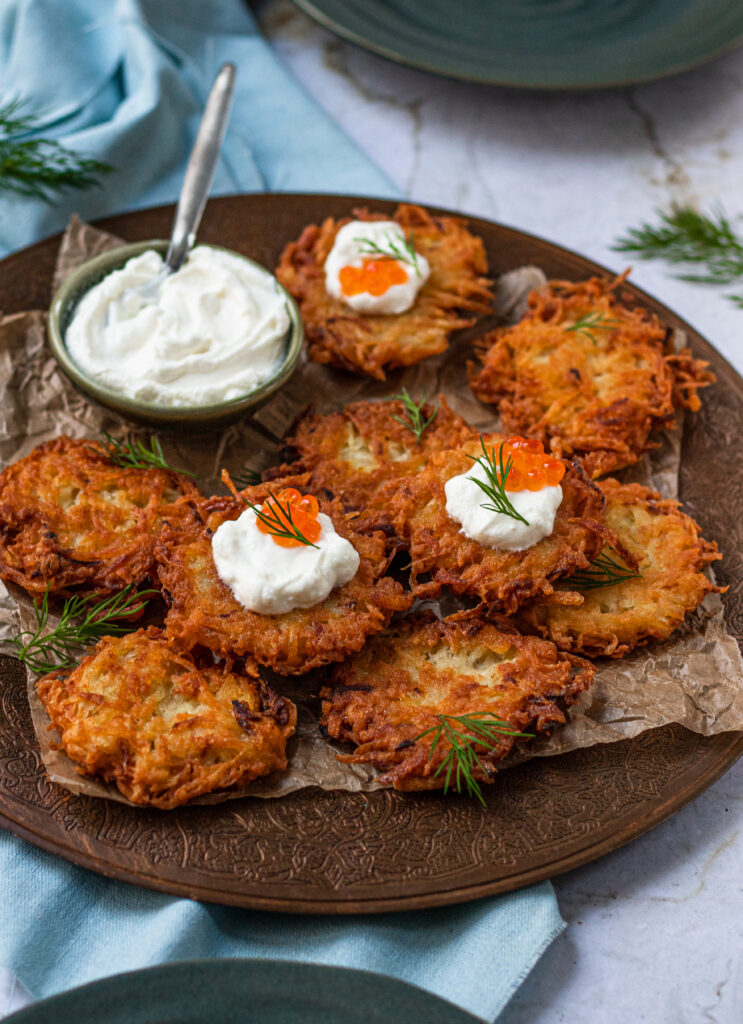 Latkes with sour cream and salmon roe